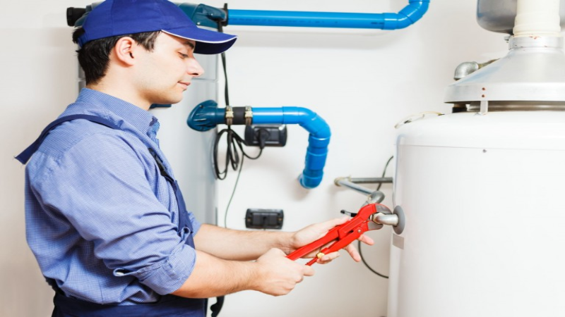 Four Warning Signs You Need Water Heater Repair in Chandler, AZ