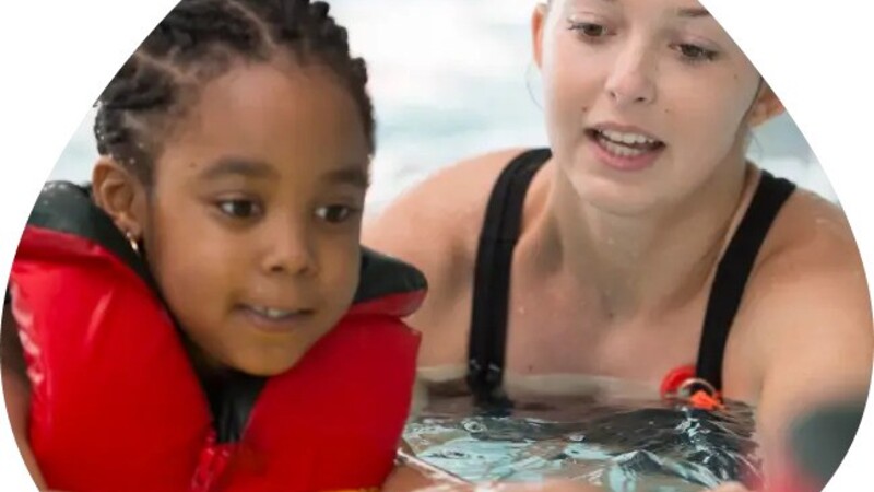 The Differences In Private And Group Swim Lessons