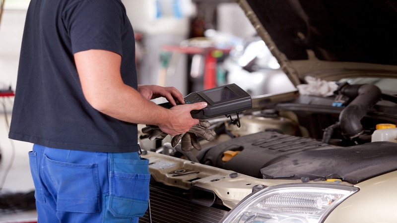5 Warning Signs That Your Car Needs an Auto repair in Waunakee, WI