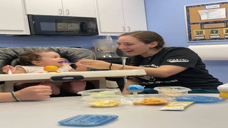 How Sensory Integration Therapy Complements Lactation Consulting for Newborns