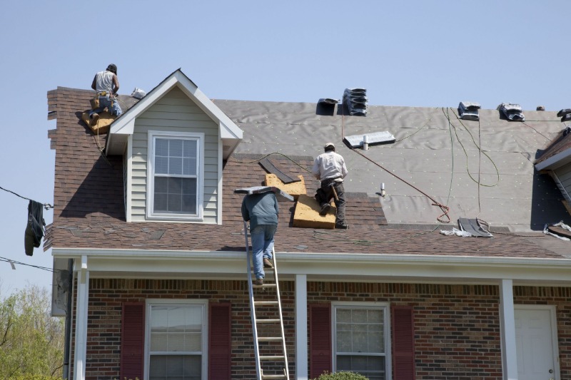 Signs You Need a Roofing Company in Land O Lakes, FL for Lasting Roof Solutions