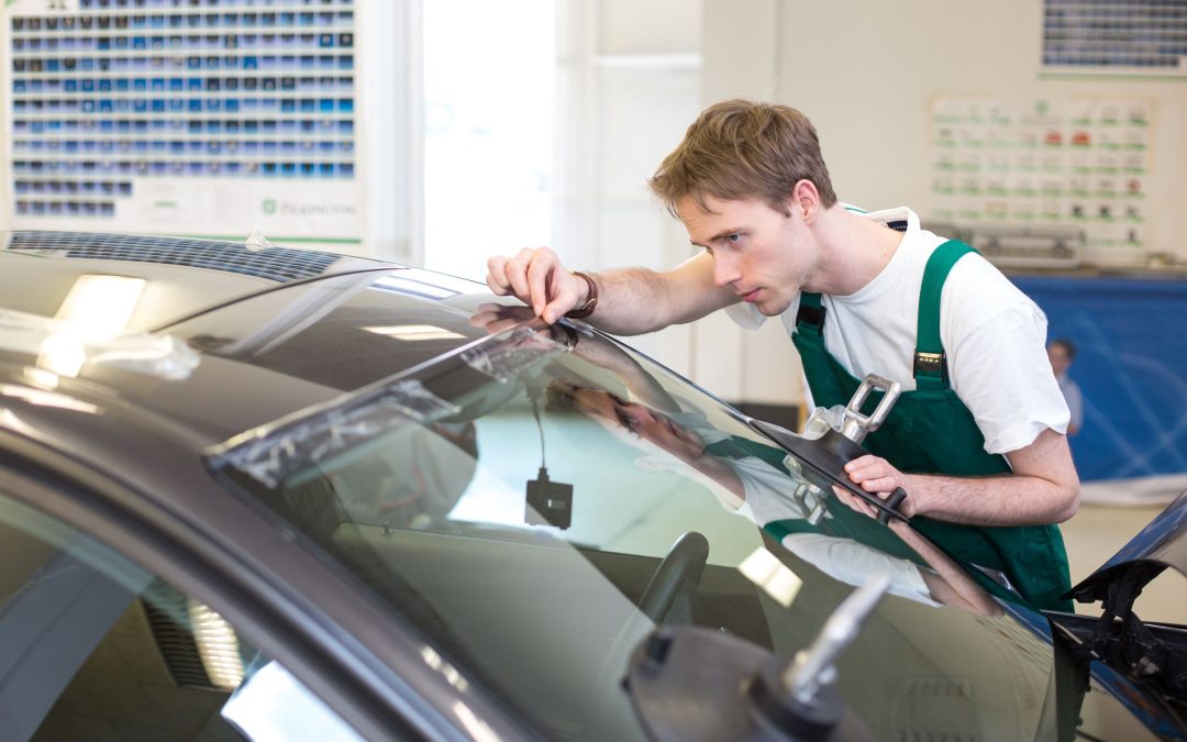 Choosing Auto Glass Service Bowmanville, ON for Reliable Windshield Repair Solutions